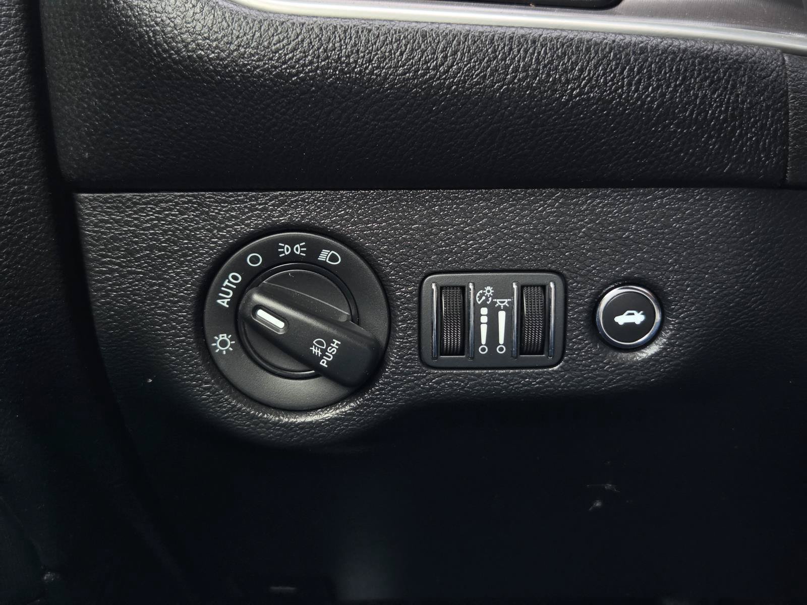 Used 2022 Dodge Challenger GT RWD image 18