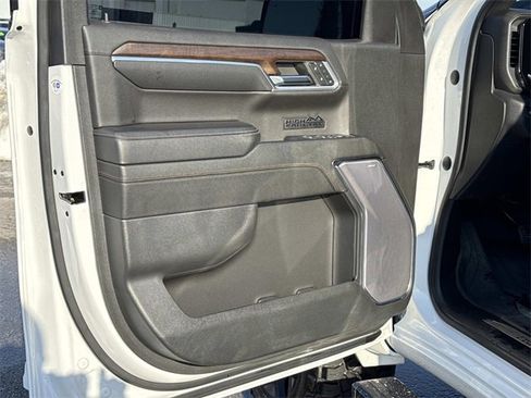 Used 2023 Chevrolet Silverado 1500 High Country w/ High Country Premium Package image 11