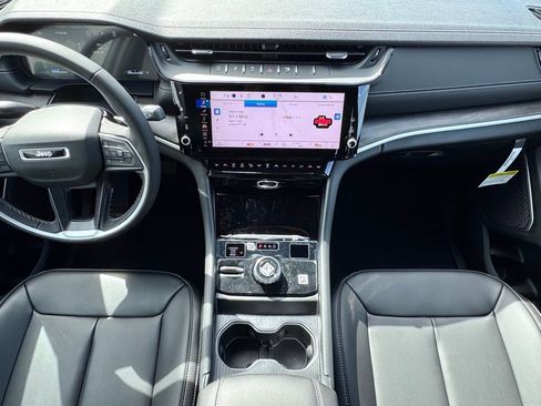 New 2026 Jeep Grand Cherokee L Limited w/ Limited Altitude Package image 11