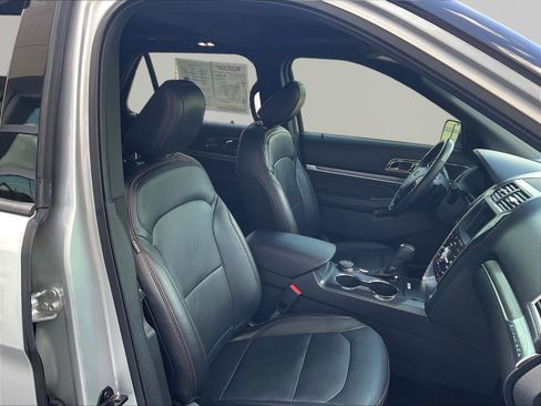 Used 2018 Ford Explorer Sport w/ Equipment Group 401A AWD/4WD image 29