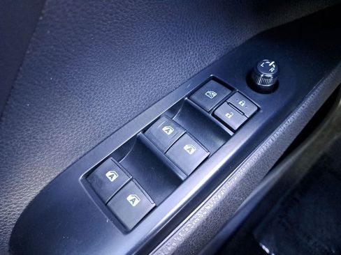 Used 2019 Toyota Camry L image 25