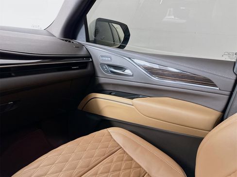 Used 2024 Cadillac Escalade Sport w/ Touring Package image 26