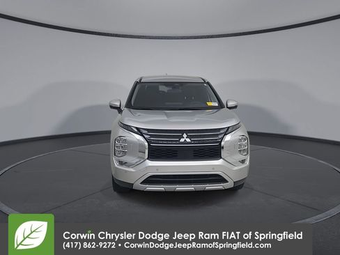 Used 2024 Mitsubishi Outlander SE image 5