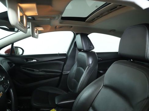 Used 2018 Chevrolet Cruze Premier image 20