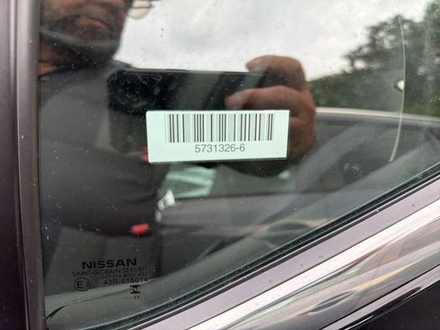 Used 2025 Nissan Sentra SV FWD image 3