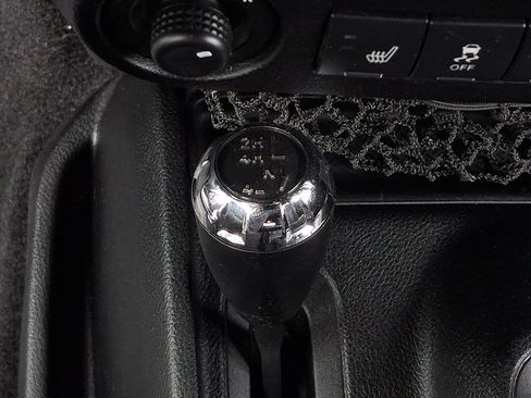 Used 2013 Jeep Wrangler Unlimited Sahara w/ Connectivity Group AWD/4WD image 25
