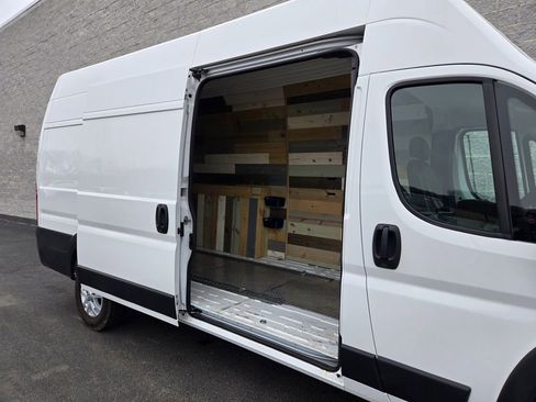 Used 2024 RAM ProMaster 3500 w/ Quick Order Package 22G SLT FWD image 12