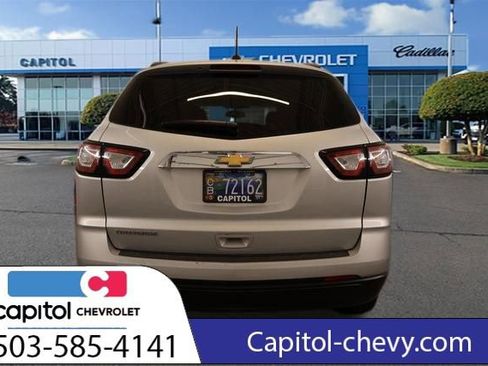 Used 2017 Chevrolet Traverse LS FWD image 3