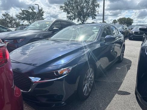 Used 2021 MAZDA MAZDA3 s FWD image 2