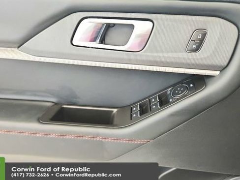 Certified 2025 Ford Explorer ST-Line AWD/4WD image 23