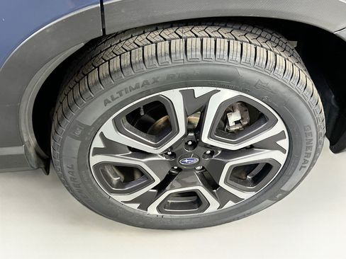 Used 2023 Subaru Ascent Limited AWD/4WD image 30