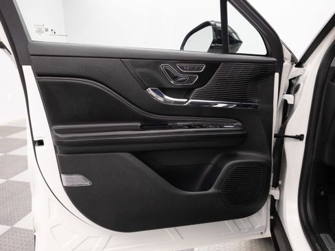 Used 2022 Lincoln Corsair AWD w/ Equipment Group 101A image 19