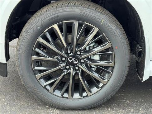 New 2026 INFINITI QX80 Autograph w/ Premium Cargo Package image 10