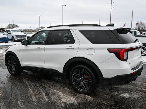 Used 2025 Ford Explorer ST image 7