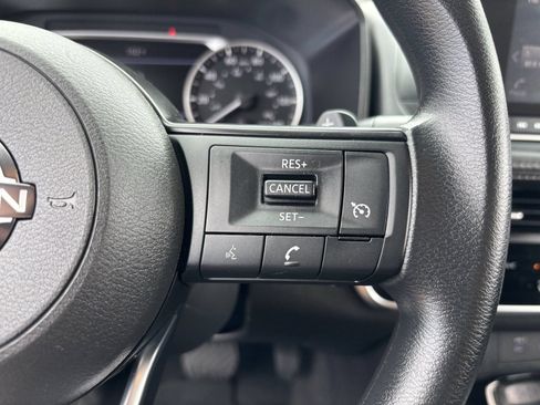 Used 2023 Nissan Rogue S FWD image 30