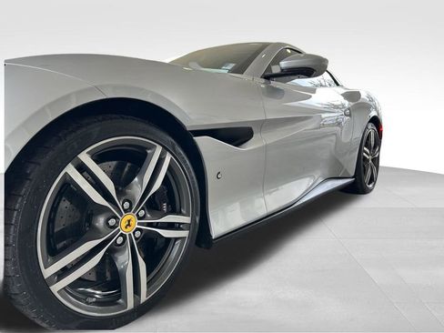 Used 2019 Ferrari Portofino Base image 32