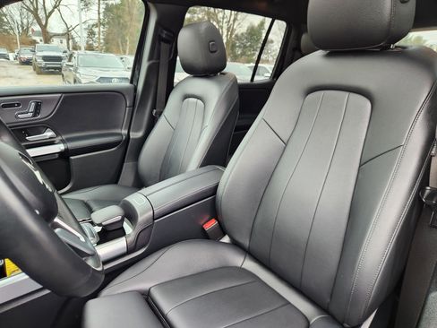 Used 2023 Mercedes-Benz GLB 250 4MATIC image 7