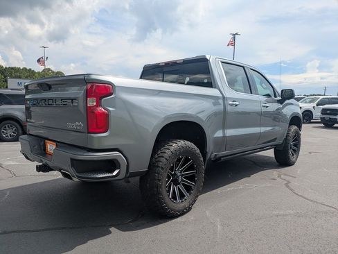 Used 2019 Chevrolet Silverado 1500 High Country w/ Technology Package AWD/4WD image 4