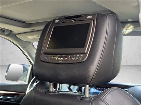 Used 2017 Cadillac Escalade Luxury image 23