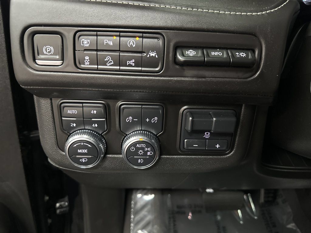 Used 2024 GMC Yukon Denali Ultimate AWD/4WD image 36