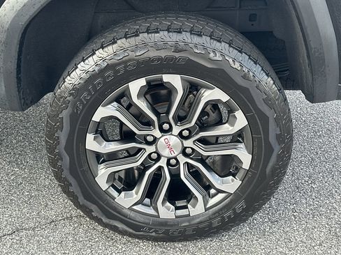 Used 2024 GMC Canyon Denali AWD/4WD image 19