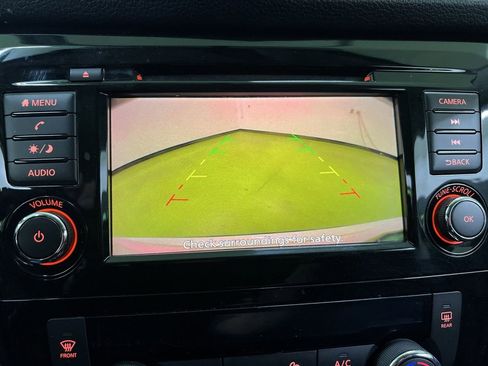 Used 2018 Nissan Rogue SV image 22