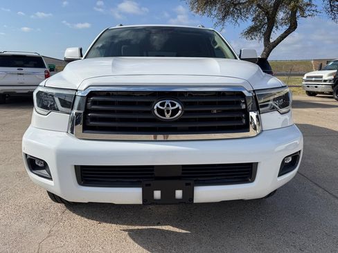 Used 2019 Toyota Sequoia SR5 RWD image 2