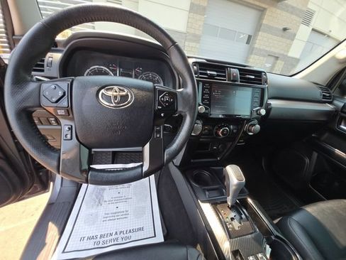 Used 2021 Toyota 4Runner TRD Off-Road Premium AWD/4WD image 21