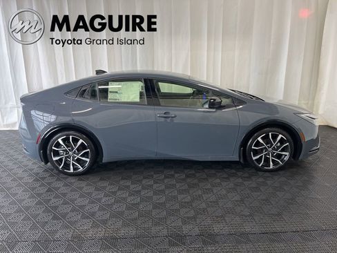 New 2026 Toyota Prius Plug-In Hybrid FWD image 2