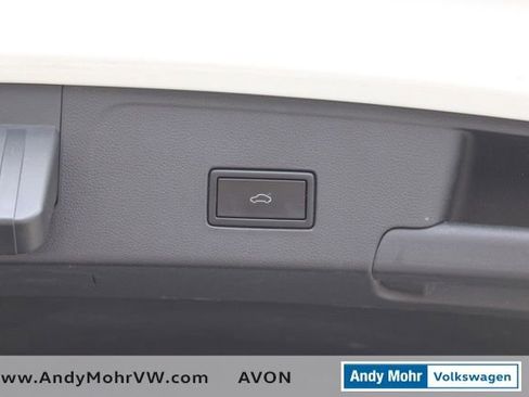 Used 2020 Volkswagen Atlas Cross Sport SE w/ Towing Package image 14