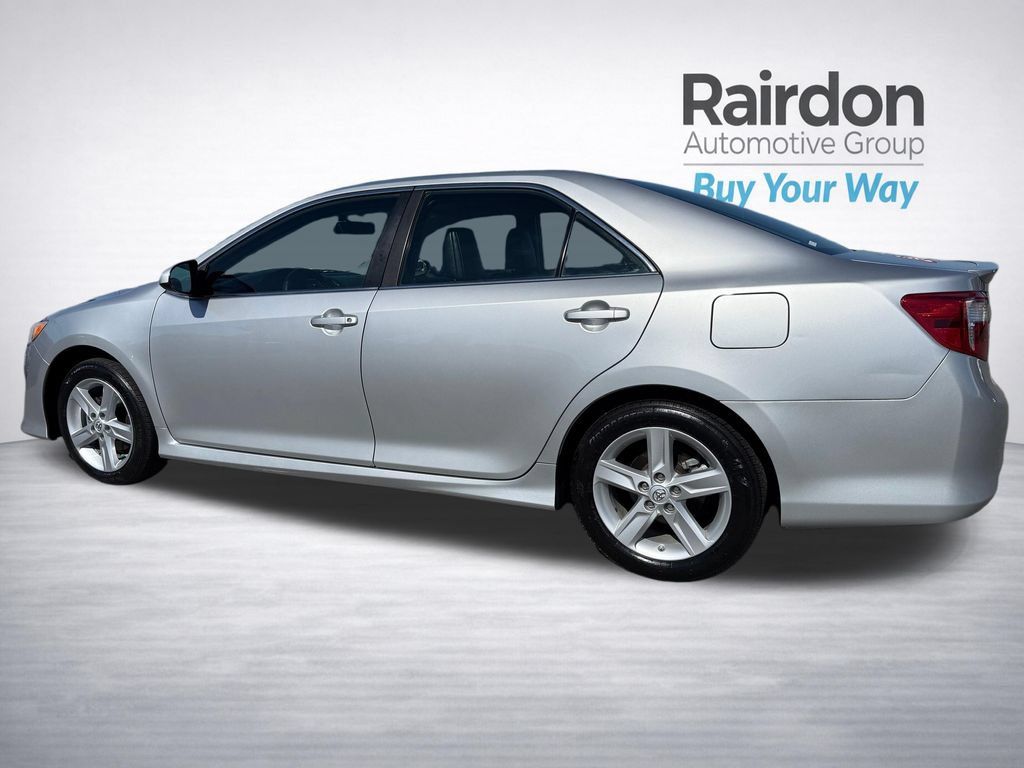 Used 2013 Toyota Camry SE FWD image 5