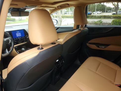 Used 2023 Lexus NX 350 AWD w/ Premium Package image 17