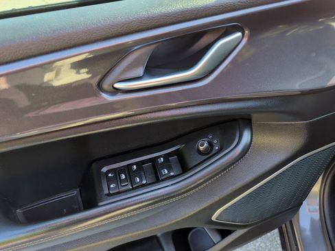 Used 2021 Jeep Grand Cherokee L Laredo w/ Luxury Tech Group I RWD image 17