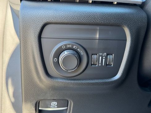 New 2026 Jeep Grand Cherokee Altitude image 31