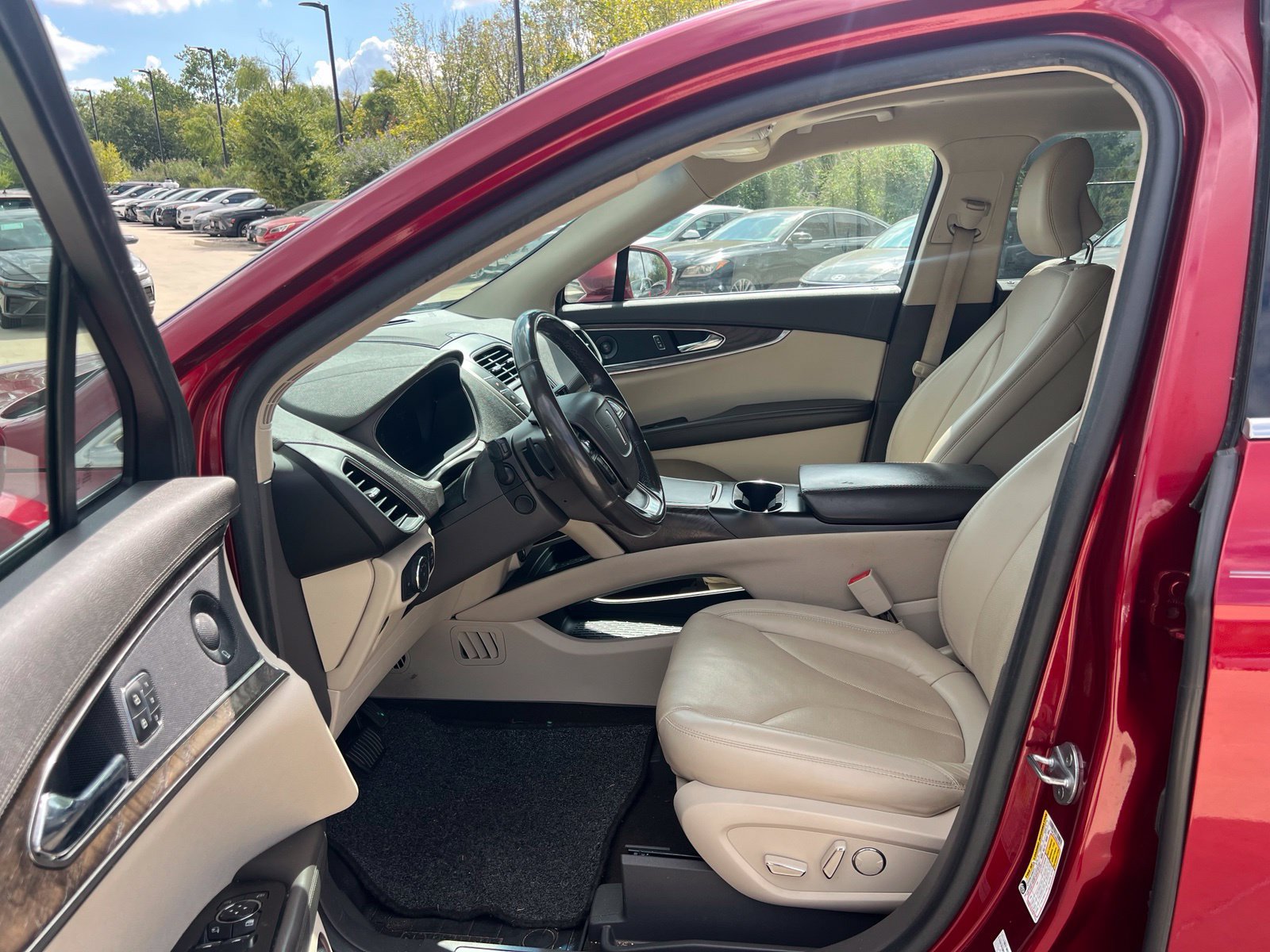 Used 2019 Lincoln Nautilus Reserve FWD image 24