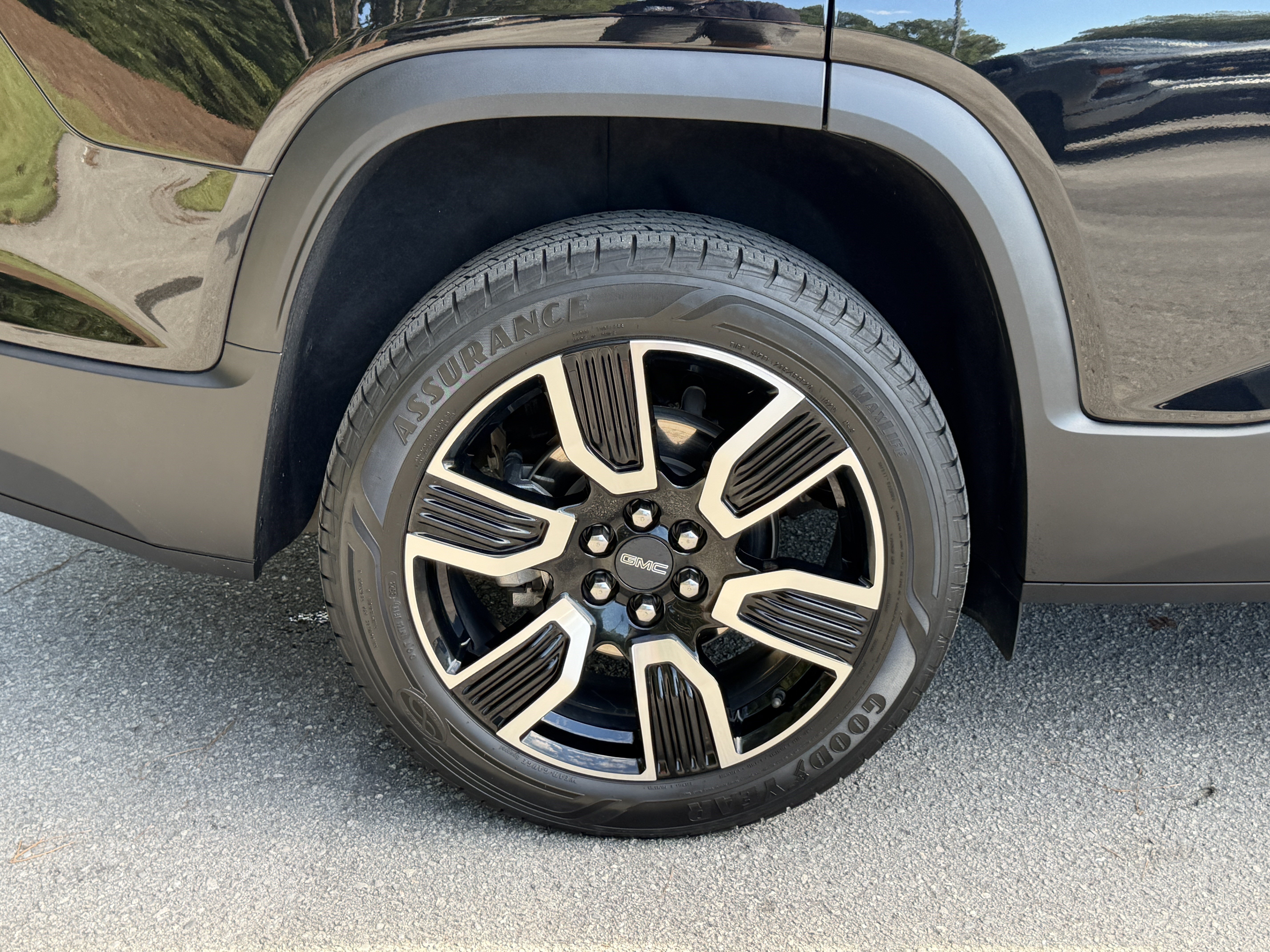 Used 2021 GMC Acadia SLE w/ Driver Convenience Package FWD image 12
