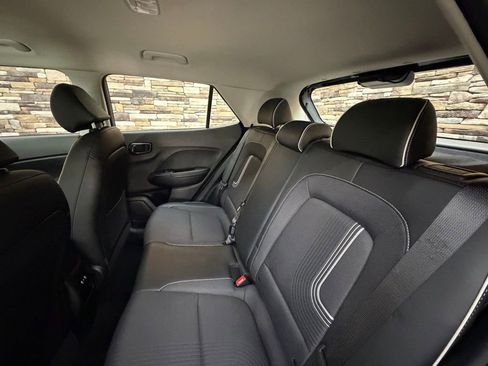 Certified 2024 Hyundai Venue Limited image 29