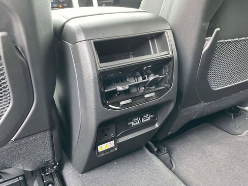 New 2025 Jeep Grand Cherokee Altitude image 30