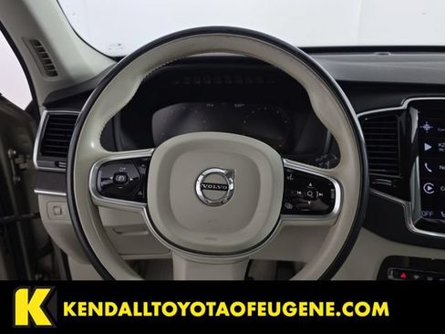 Used 2016 Volvo XC90 T6 Momentum w/ Momentum Plus Package AWD/4WD image 13