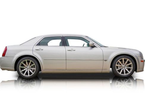 Used 2006 Chrysler 300 SRT8 w/ SRT Option Group II RWD image 2