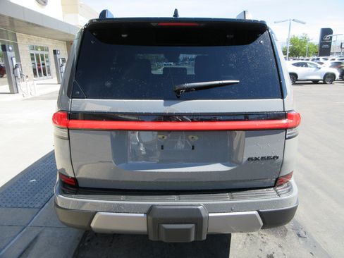 Used 2024 Lexus GX 550 AWD/4WD image 7