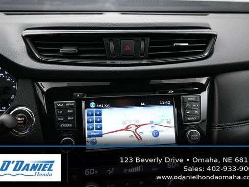 Used 2017 Nissan Rogue SL w/ SL Premium Package AWD/4WD image 31