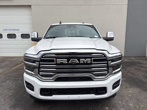 Used 2026 RAM 2500 Laramie AWD/4WD image 4
