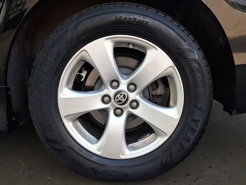 Used 2020 Toyota Sienna L image 8