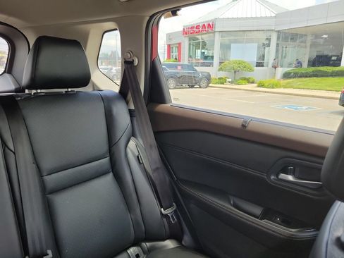 Used 2023 Nissan Rogue SV w/ SV Premium B Package AWD/4WD image 10