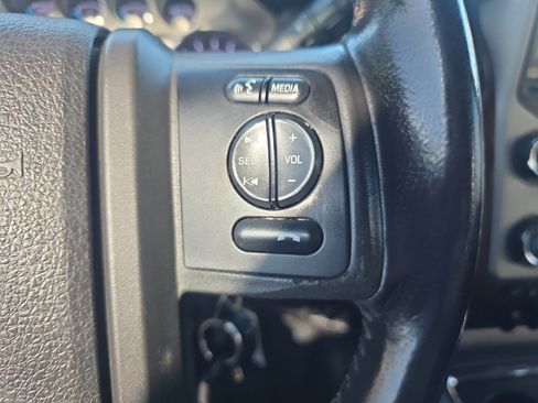 Used 2014 Ford F550 4x4 Crew Cab Super Duty w/ Lariat Interior Package image 26