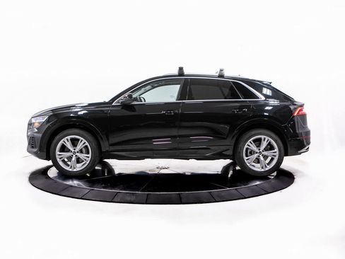 Used 2022 Audi Q8 Premium Plus image 2