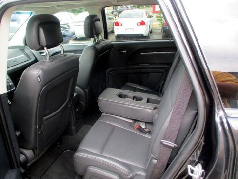 Used 2010 Dodge Journey R/T w/ Convenience Group II image 10