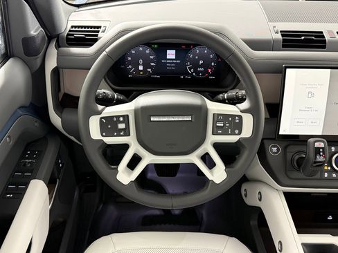 New 2026 Land Rover Defender 110 X-Dynamic SE image 4