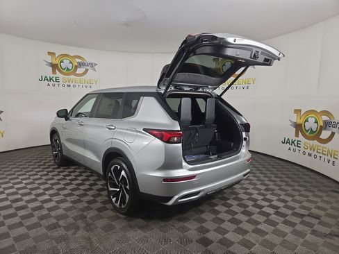 New 2025 Mitsubishi Outlander SE image 33